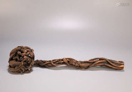 A CHENXIANG WOOD RUYI ORNAMENT