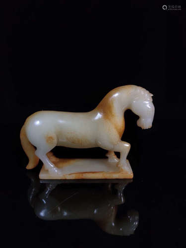 A HETIAN JADE HORSE SHAPED PENDANT