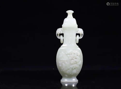 A HETIAN JADE DOUBLE-EAR VASE