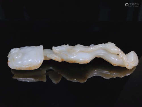 A HETIAN JADE DRAGON PATTERN RUYI PENDANT