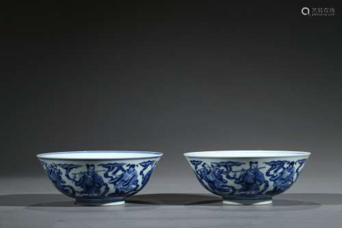 A PAIR OF BLUE AND WHITE 'EIGHT IMMORTAL' BOWLS