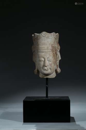 A LIMESTONE CARVED HEAD OF BODHISATTVA