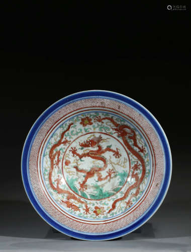 A RARE SANCAI GLAZE 'DRAGONS' STEM DISH