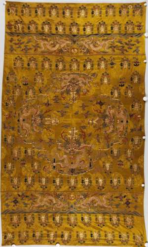 AN EMBROIDERED GOLD-THREAD SILK HANGING OF DRAGONS