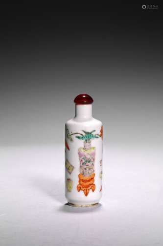 A FAMILLE ROSE 'BOGU' SNUFF BOTTLE