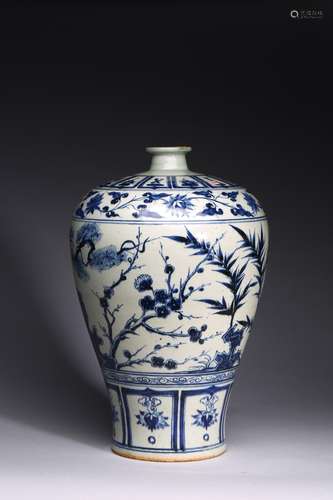 A BLUE AND WHITE 'FLORAL' MEIPING VASE