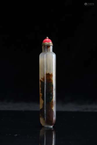 AN AGATE CYLINDRICAL SNUFF BOTTLE