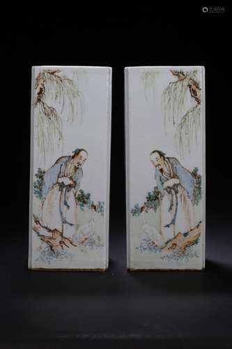 A PAIR OF SANCAI 'FIGURE' SQUARE VASES