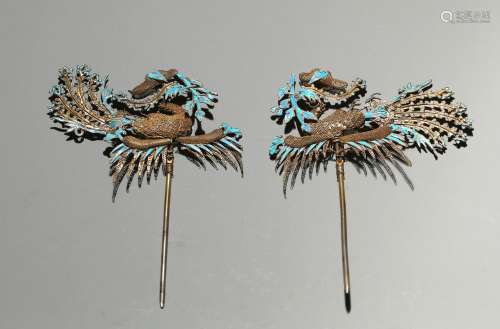 PAIR OF KINGFISHER FEATHER GILT SILVER 'PHOENIX' HAIR ORNAMENTS