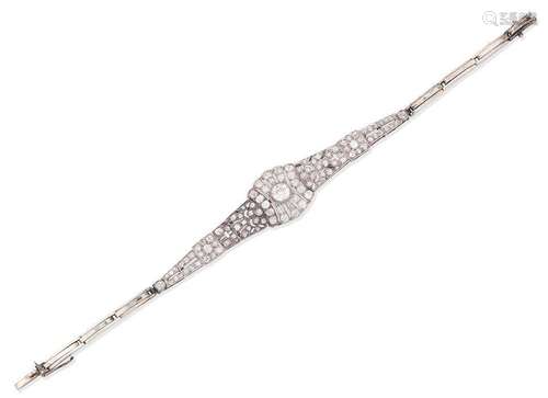 A diamond bracelet, circa 1915