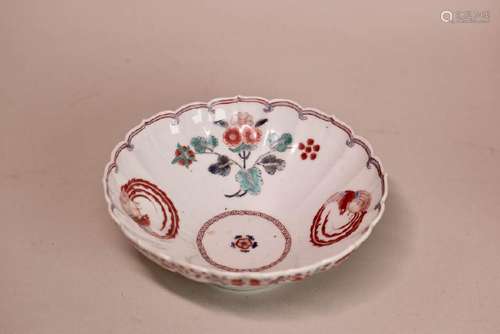 Japanese kakeimon Porcelain Lobbed Bowl