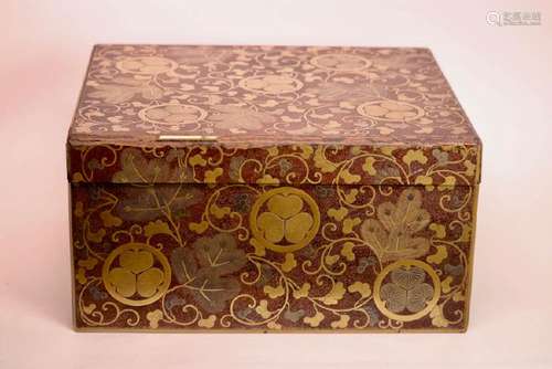 Rare Japanese Tokugawa Lacquer Game Box