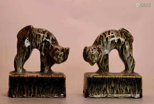 Pair Japanese Porcelain Cat with Flambe Glaze