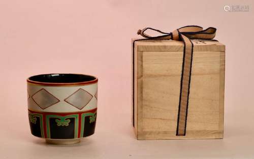 Japanese Tea Bowl with Silver DÃ©cor - Fitted Box