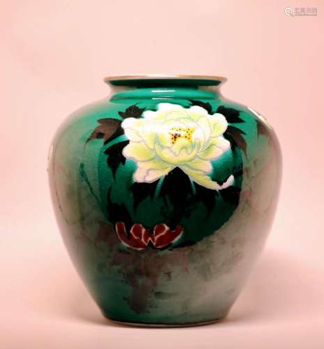 Japanese Kutani Porcelain Vase with Peony