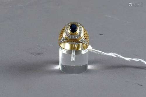 Bague de Dame. Sertie d'un saphir taille ovale (en...;