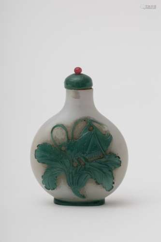 Green and white Beijing glass snuffbox - China, Qing dynasty, late 19th - early 20th century Gourd-