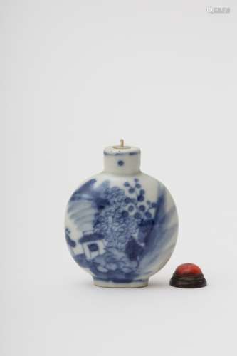 Gourd-shaped snuffbox - China, Qing dynasty, antique work White porcelain, with hazy underglaze