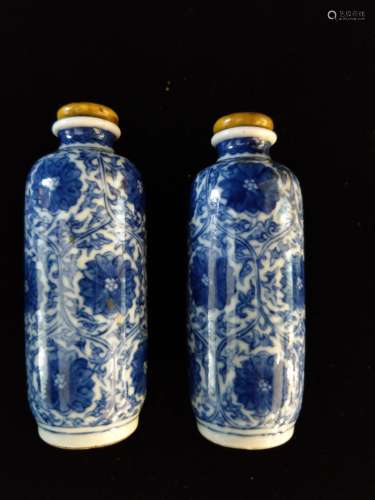 Pair of blue and white porcelain snuffboxes - China, Qing dynasty, 18th or 19th century