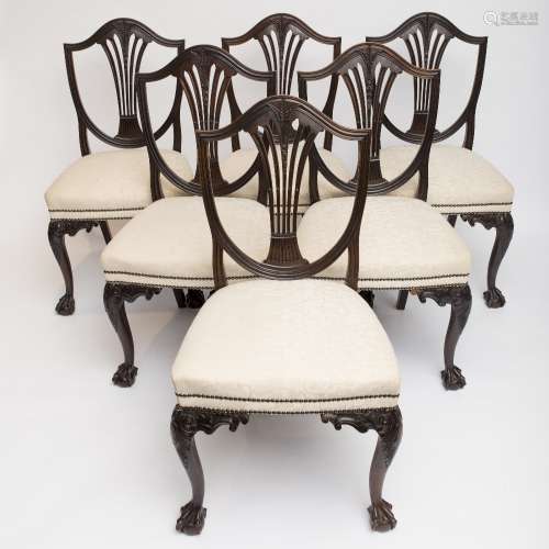 19th century English work Chippendale dining room set Mahogany, composed of a table and six