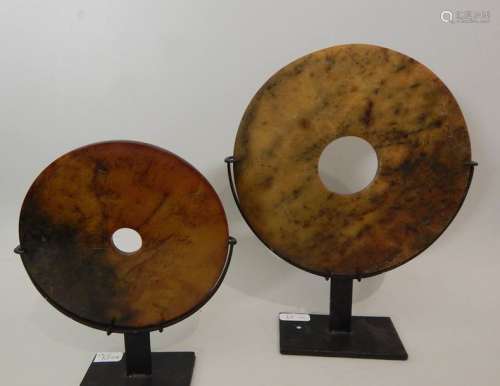 Deux disques Bi, en jade. D :19,7et 15 cm
