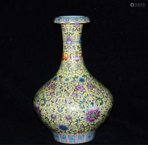 A FAMILLE ROSE WRAPPED LOTUS PATTERN VASE