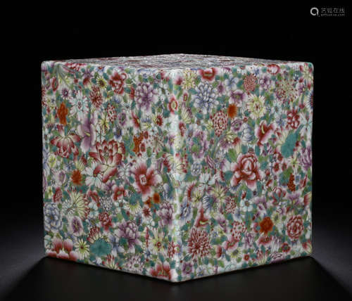 A FAMILLE ROSE FLORAL PATTERN SQUARE TABLE