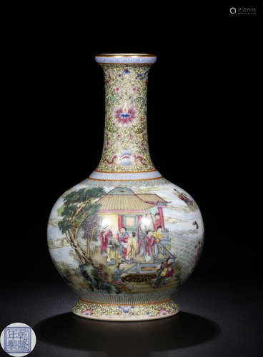 A FAMILLE ROSE STORY PATTERN VASE