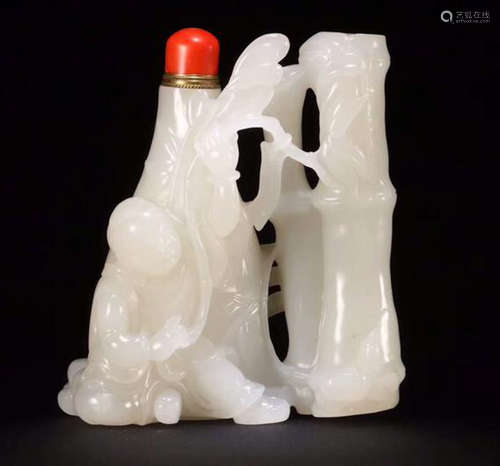 A HETIAN JADE CARVED BAMBOO SHAPED SNUFF BOTTLE