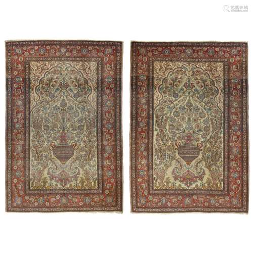 PAIR OF ISFAHAN PRAYER RUGSCENTRAL PERSIA, LATE 19TH/EARLY 20TH CENTURY each with cream field with