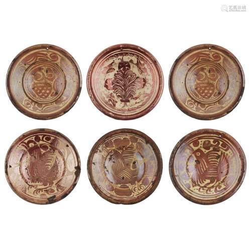 SIX SMALL HISPANO-MORESQUE LUSTRE BOWLS17TH CENTURY decorated in copper/ruby lustre, comprising