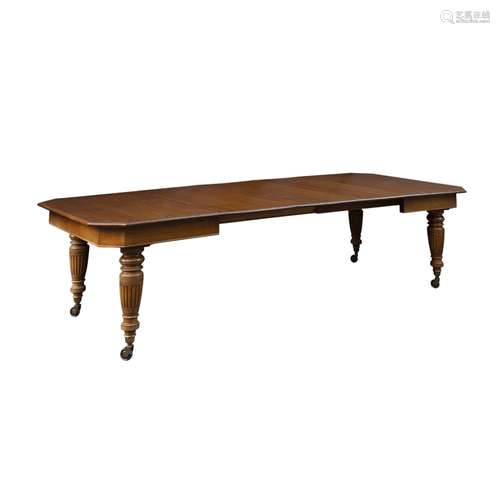 VICTORIAN OAK EXTENDING DINING TABLE19TH CENTURY the rectangular top with a moulded edge and