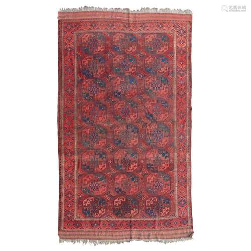 ERSARI CARPETTURKMENISTAN, LATE 19TH/EARLY 20TH CENTURY the burgundy field with three columns of