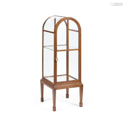 EDWARDIAN PAINTED SATINWOOD VITRINEEARLY 20TH CENTURY of rectangular form with an arched top, the