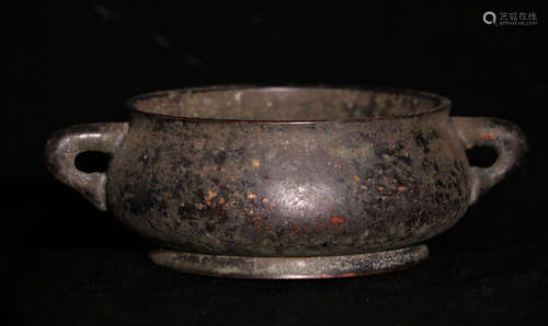 A BRONZE CASTED DOUBLE EAR CENSER