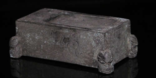 A STONE CARVED SQUARE INK SLAB