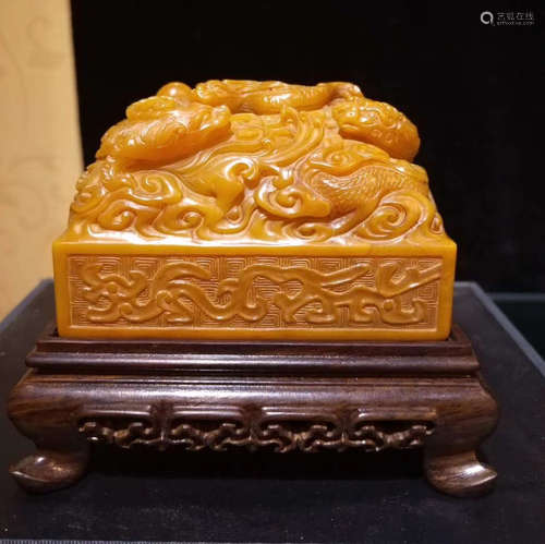 A TIANHUANG STONE CARVED BEAST SHAPED SEAL