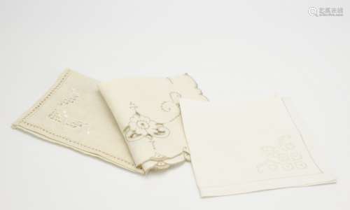 Appx 100 Silk&Linen Napkins & Tablecloth,20th C.