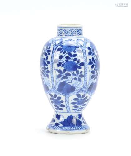 Chinese Blue And White Export Vase, KangXi Period