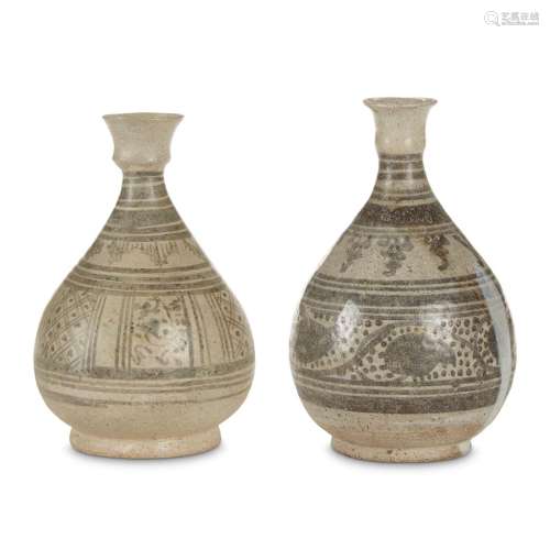 Two Thai iron brown-decorated bottle vases, Sawankhalok kilns