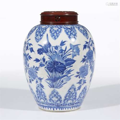 A Chinese blue and white porcelain ovoid jar