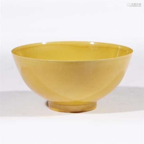 A Chinese yellow-glazed porcelain bowl