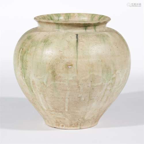 A Chinese green-splashed straw-glazed pottery vase