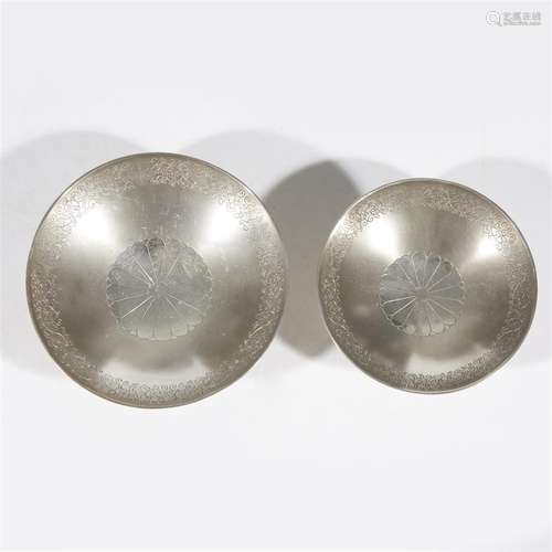 Two Japanese silver footed circular graduated bowls, engraved with Kiku mon