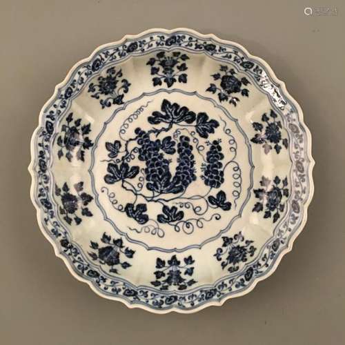 Chinese Blue & White Grape Vine Plate With Xuan De