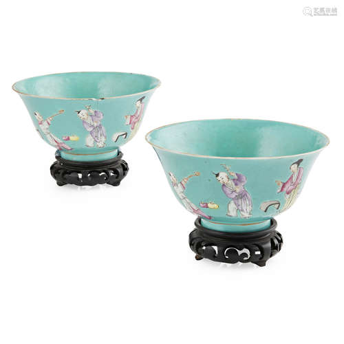 PAIR OF TURQUOISE-GROUND BOWLS