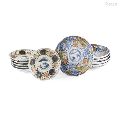 ASSEMBLED GROUP OF ELEVEN IMARI LOBED DISHES