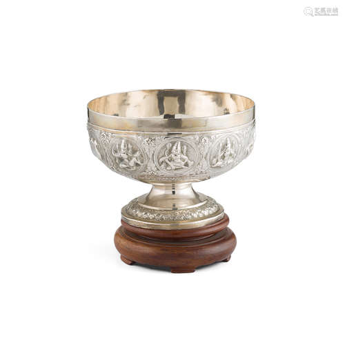 WHITE METAL COMPOTE