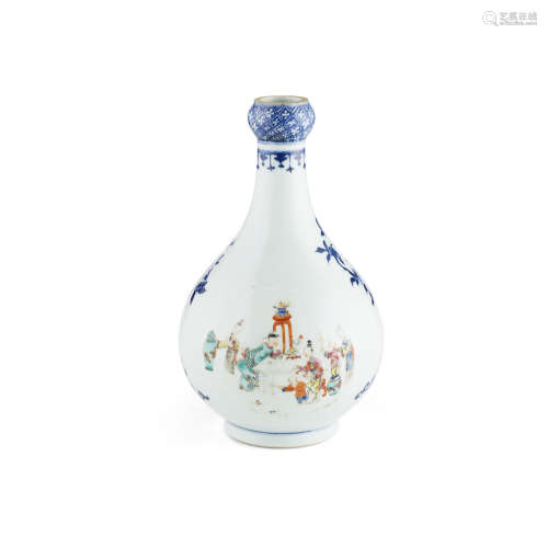 FAMILLE ROSE DECORATED BLUE AND WHITE VASE