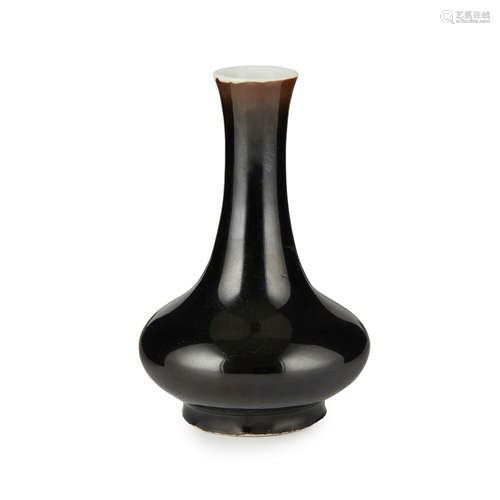 MIRROR-BLACK GLAZE BOTTLE VASE